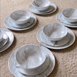 18-Piece Shatterproof Melamine Plastic Marble Dinner Set: Serves 6 People